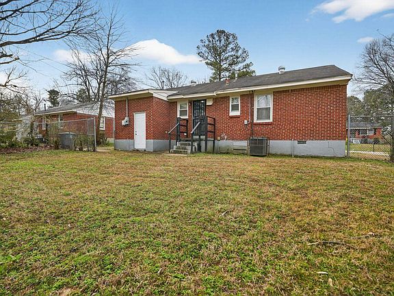 4th image of 2136 Pamela Dr