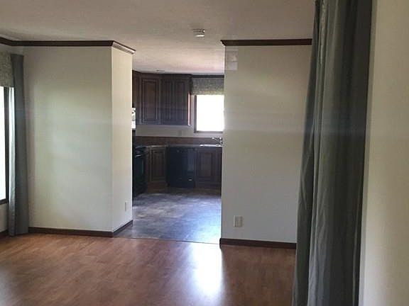 5th image of 15 Deer Hill Ln
