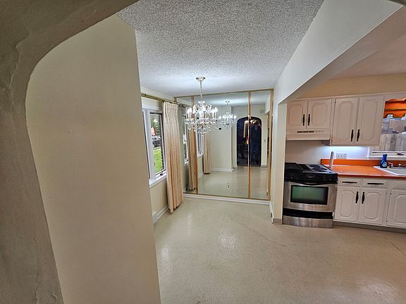 3rd image of 46 Woodward Ave Floor 1