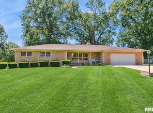 1717 Circle Dr E, Clinton, IA 52732