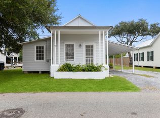 109 McDonald Ln, Bay Saint Louis, MS 39520