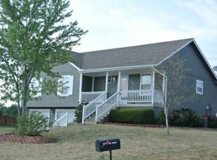 10218 E 219th Ter, Peculiar, MO 64078