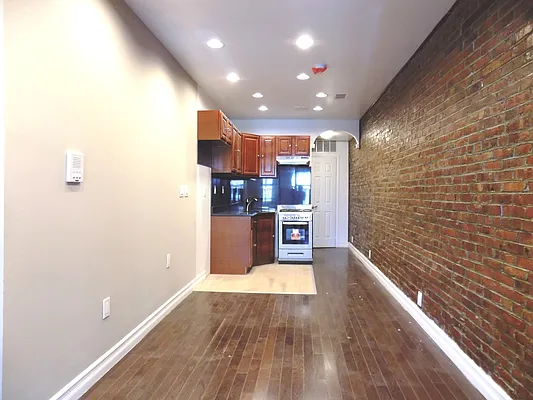 Rented by Blue Egg Realty Corp | media 9