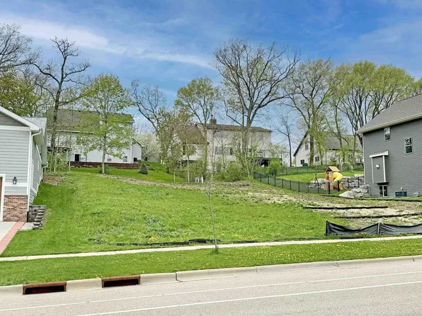 5508 HOLSCHER Road #04, Mcfarland, WI 53558