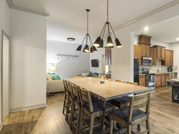 118 Thrush Dr #B, Roswell, GA 30075