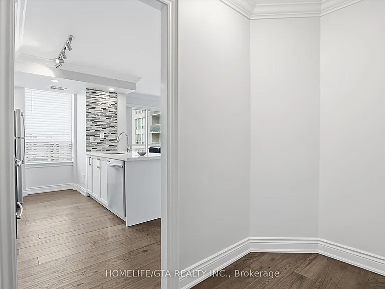 1720 Eglinton Ave E #821 — Photo 22