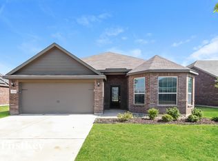 1524 Millennium Dr, Crowley, TX 76036