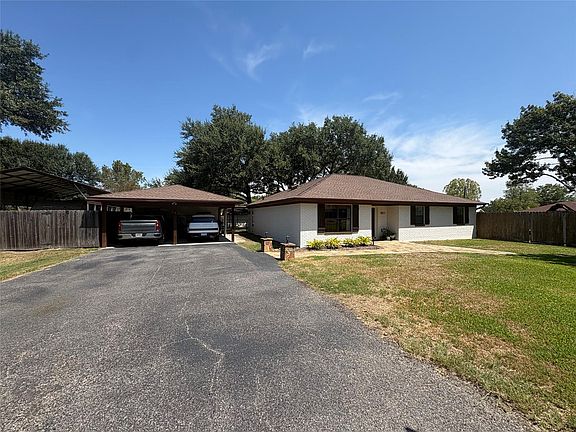 2nd image of 1011 Lee Rd