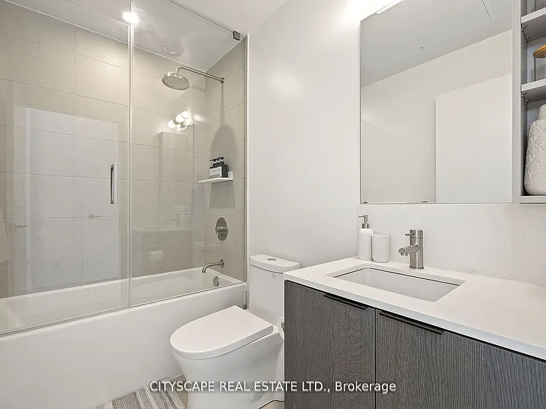 55 Mercer St S #1802 — Photo 5