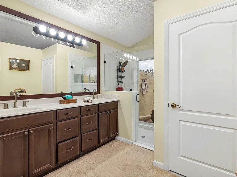 9358 Heathridge Dr — Photo 13