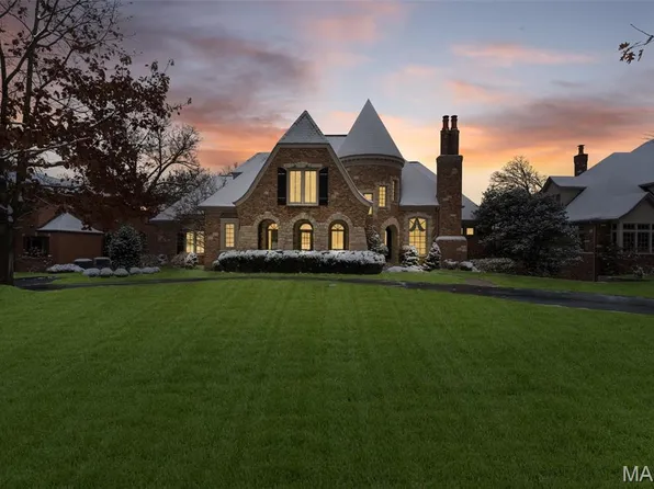 55 Fair Oaks Dr, Saint Louis, MO 63124