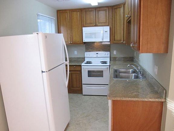 2nd image of 410 Nashville Ave