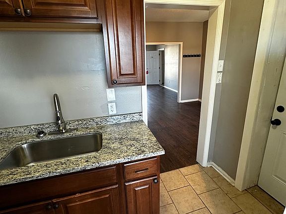 5th image of 240 S Quincy Ave