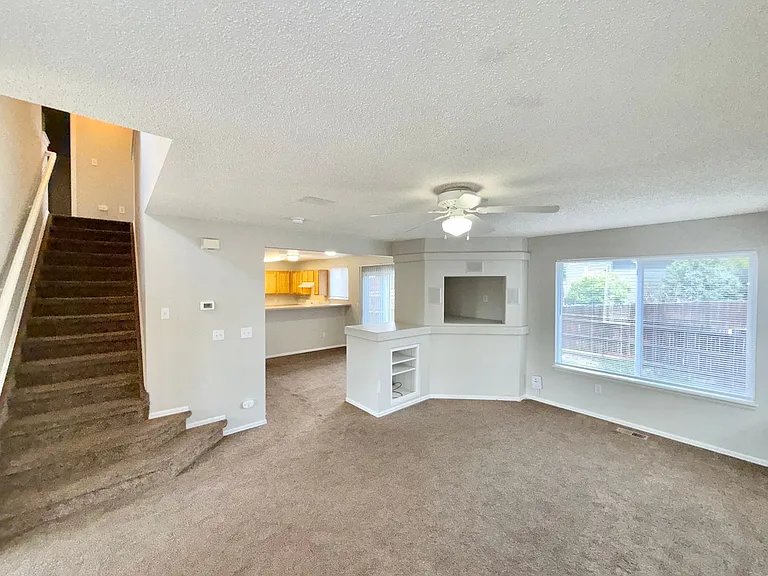 4899 Saddle Ridge Dr — Photo 3