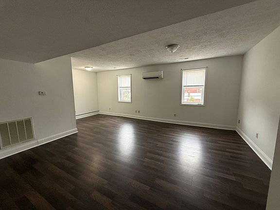 2nd image of 296 Main St #3