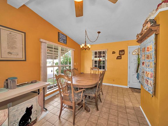 4th image of 1350 SW 15th Terrace