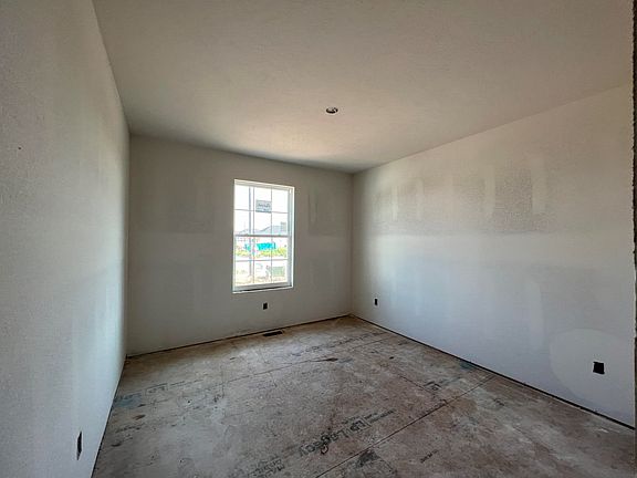2nd image of 1778 E New Madrid
