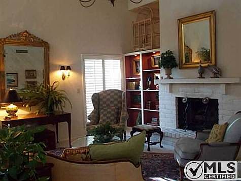 3rd image of 833 Lakeway Dr