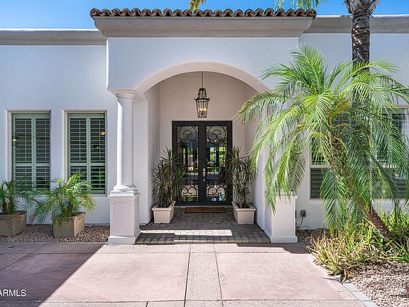 3rd image of 681 W AZALEA Drive