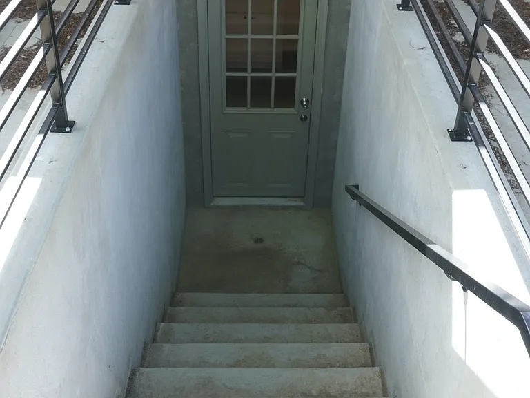 S 1680 E — Photo 16