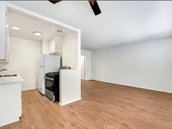 2nd image of 12400 Mitchell Ave #6