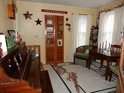5th image of 2805 Court Ave