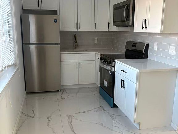 4th image of 18 Prospect Ave Unit C