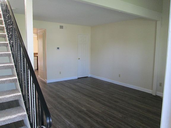 2nd image of 283 Knox St #3