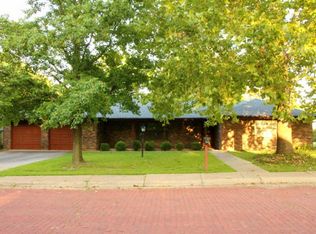 117 N Hooker St, Caney, KS 67333
