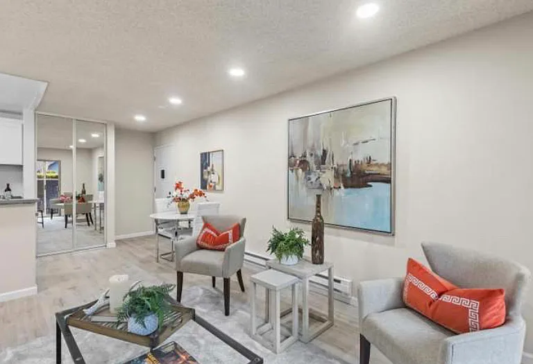 121 Piccadilly Pl #A — Photo 3