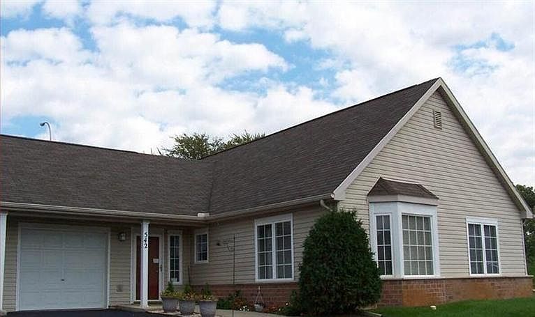 1st image of 542 Lancaster Ct