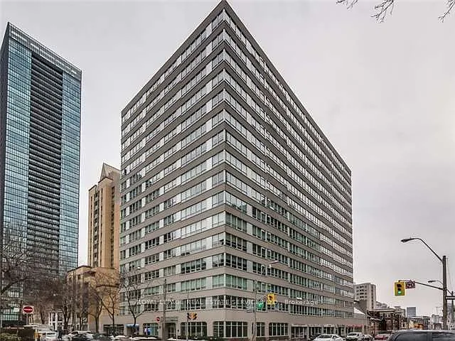 71 Charles St E #Penthouse 1605 — Photo 1