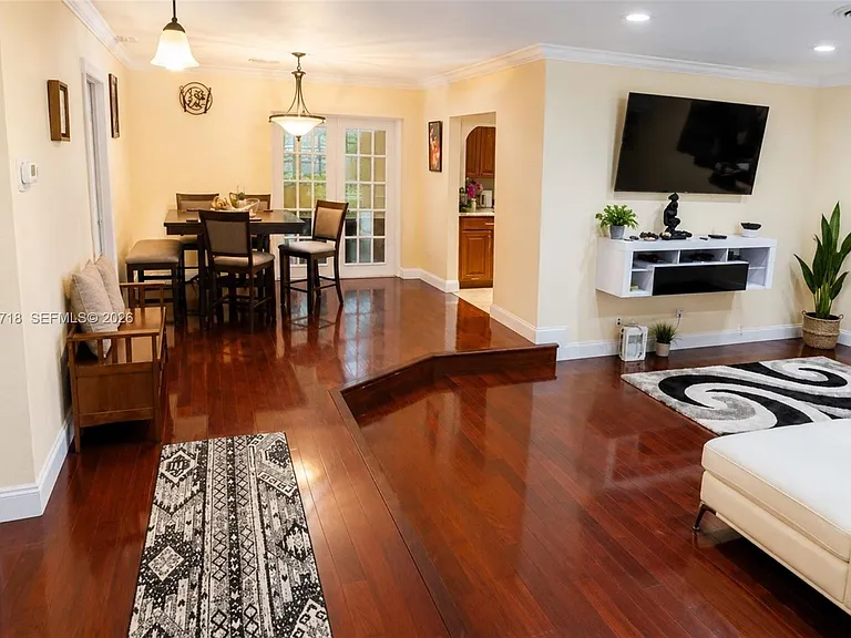 5062 NW 41st Pl — Photo 3