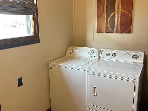 4th image of 505 Davis Ave