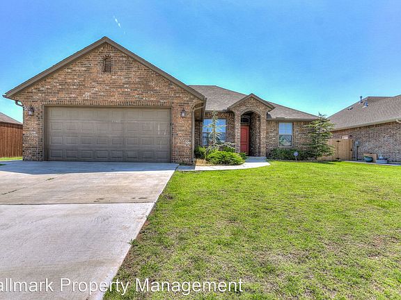 3rd image of 1208 Eagle Dr