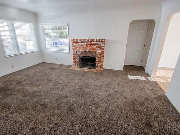 4th image of 390 Balsam Ave