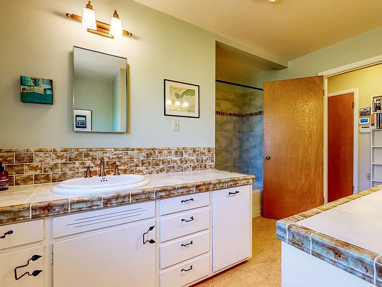 4560 Sullivan Ct — Photo 41