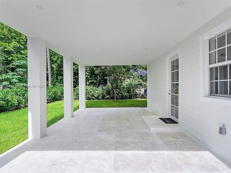 112 Florida Ave — Photo 35