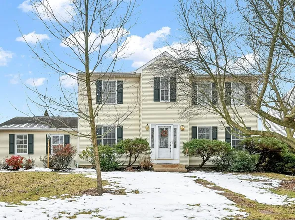 3600 Rock Creek Dr, Dover, PA 17315