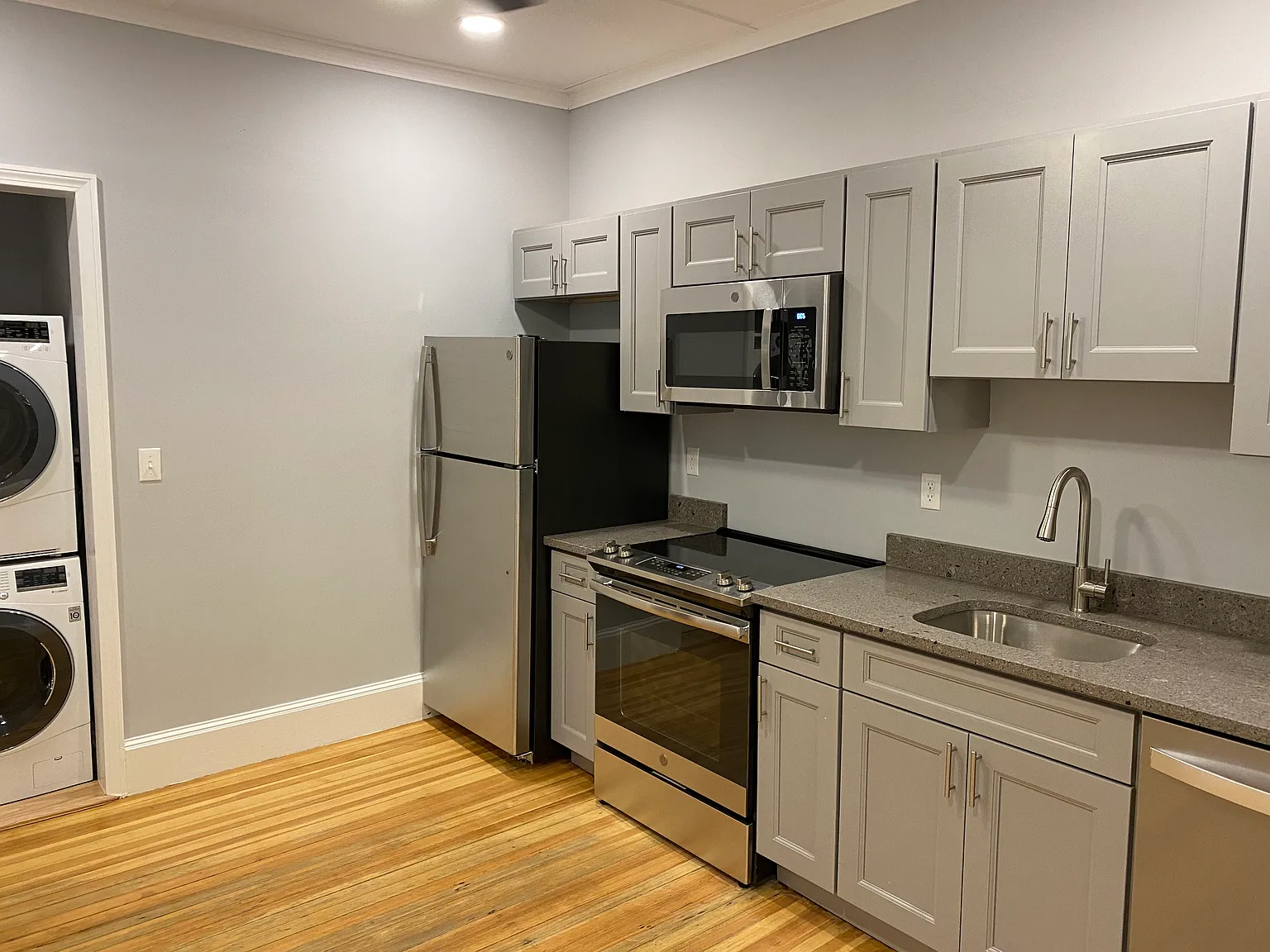1 bed, 750 sqft, $1,800 — Photo 1