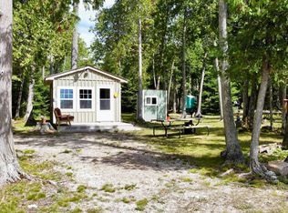 285 E Pontchartrain Trl, Hessel, MI 49745