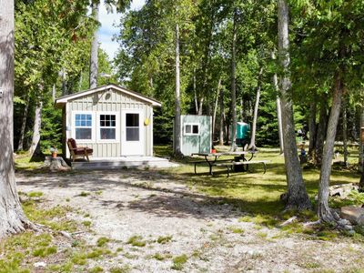 285 E Pontchartrain Trl, Hessel, MI, 49745