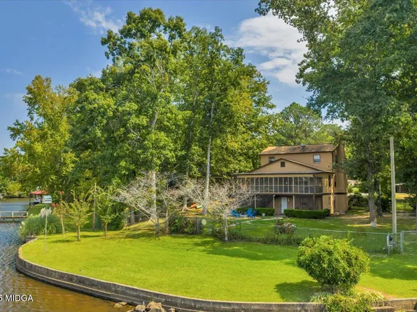 879 N Confederate Dr, Macon, GA 31220
