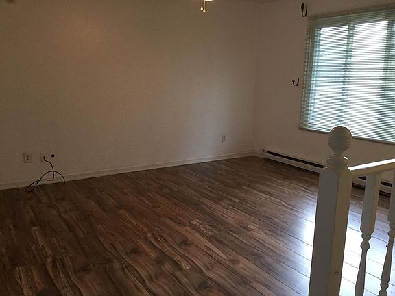 4th image of 630 Larew Ave