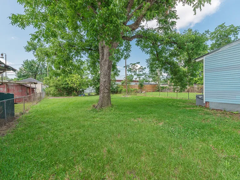 2024 Clark St — Photo 26