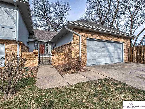 3rd image of 302 Forest Dr
