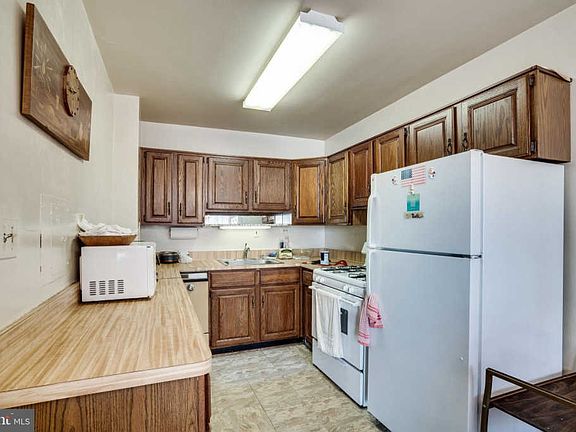 4th image of 5831 Quantrell Ave APT 102