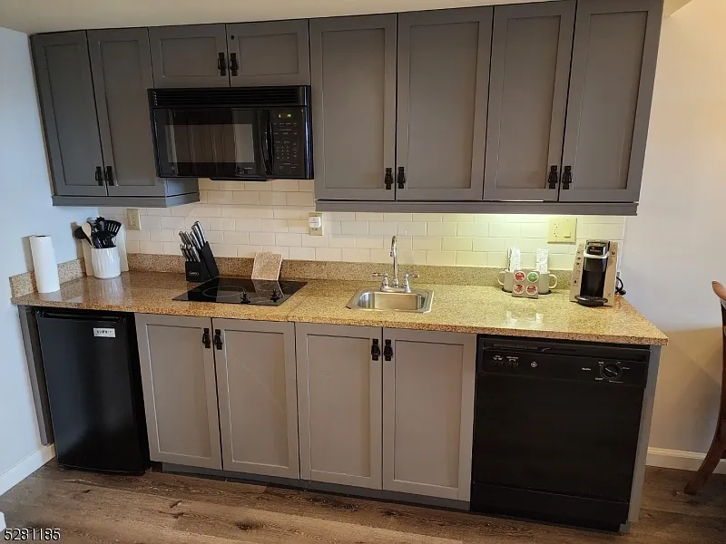 1 bed, 1.0 bath, 600 sqft, $1,800 — Photo 4