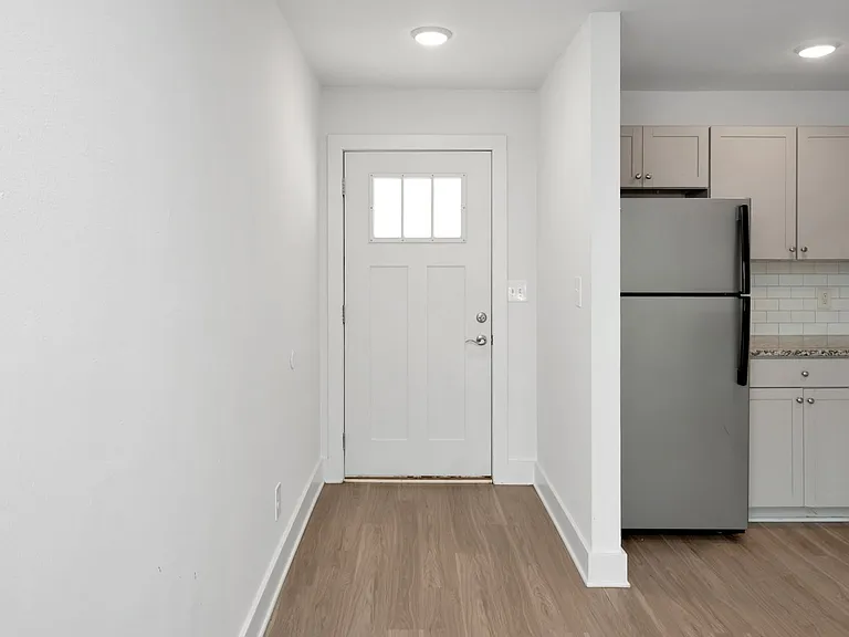 Towncrest Apartments — Photo 19