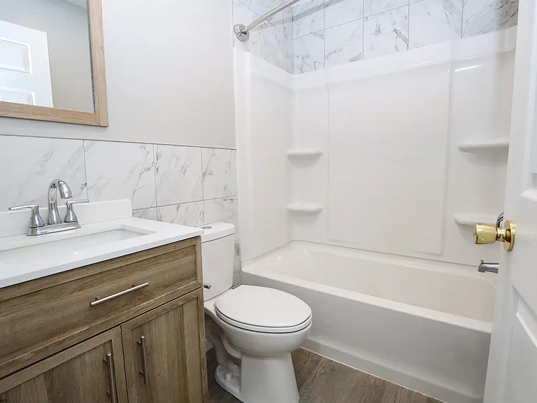 726 Beechurst Ave — Photo 13